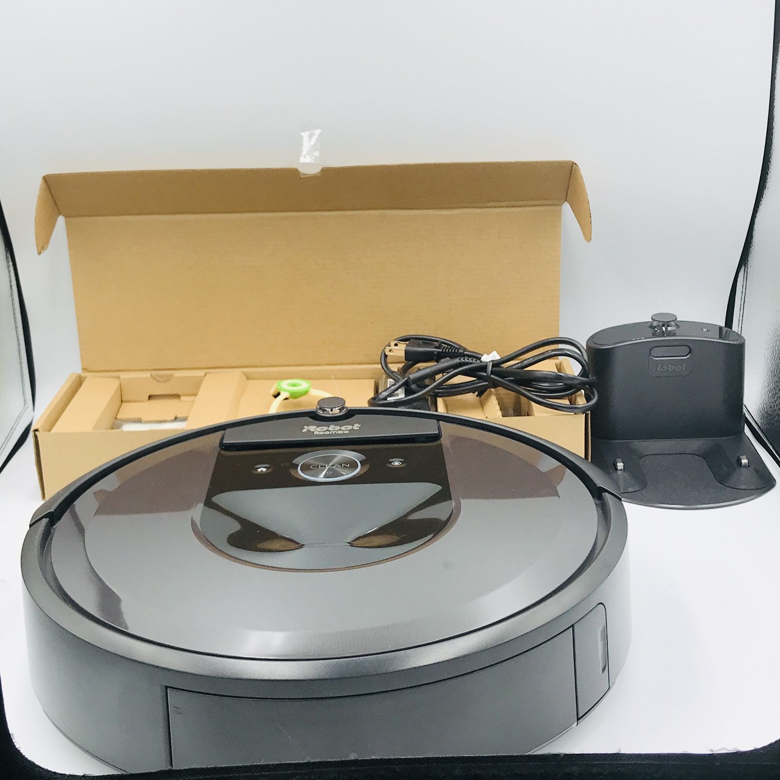 【ほぼ未使用】iRobot Roomba i7 アイロボット ルンバ i7 RVB-Y2 ホームベース 17070 ロボット掃除機