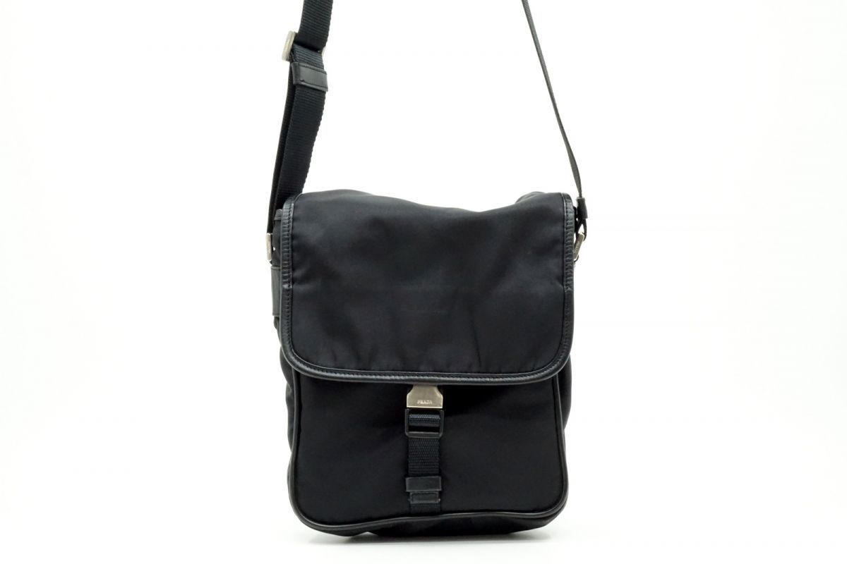 プラダ ミニ ショルダーバッグ メッセンジャー ポシェット V167 三角ロゴプレート Unisex テスートナイロン 黒 ブラック PRADA 6746h