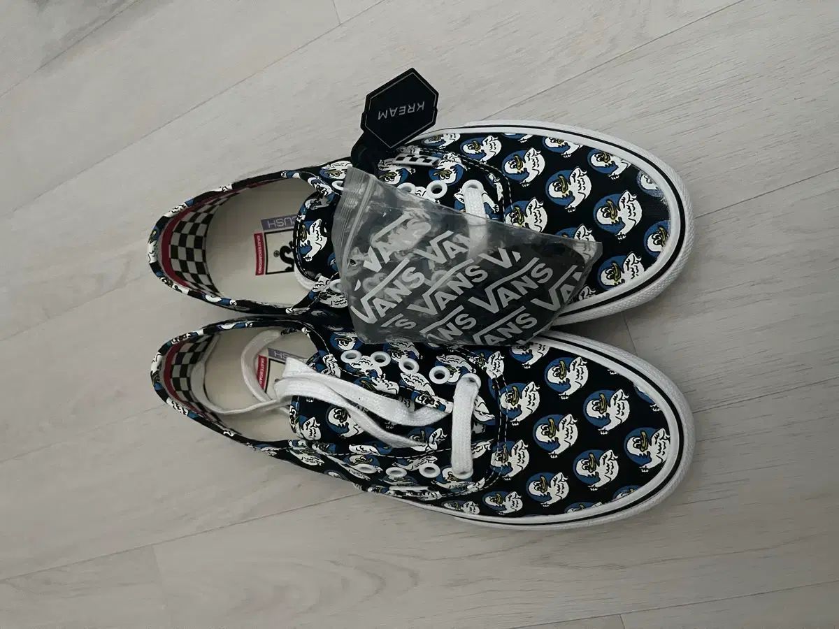 VANS × PALACE SKATE AUTHENTIC JEREMY THE DUCK BLACK