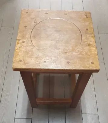 図工椅子　角椅子　角スツール　昭和レトロ　ビンテージ　2個セット レトロ】木製 角椅子 スツール 図工室風 アンティーク 調 花台 - メルカリ