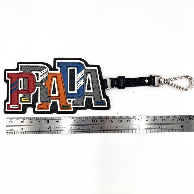 PRADA（プラダ）ロゴ バッグチャーム キーホルダー サフィアーノレザー
