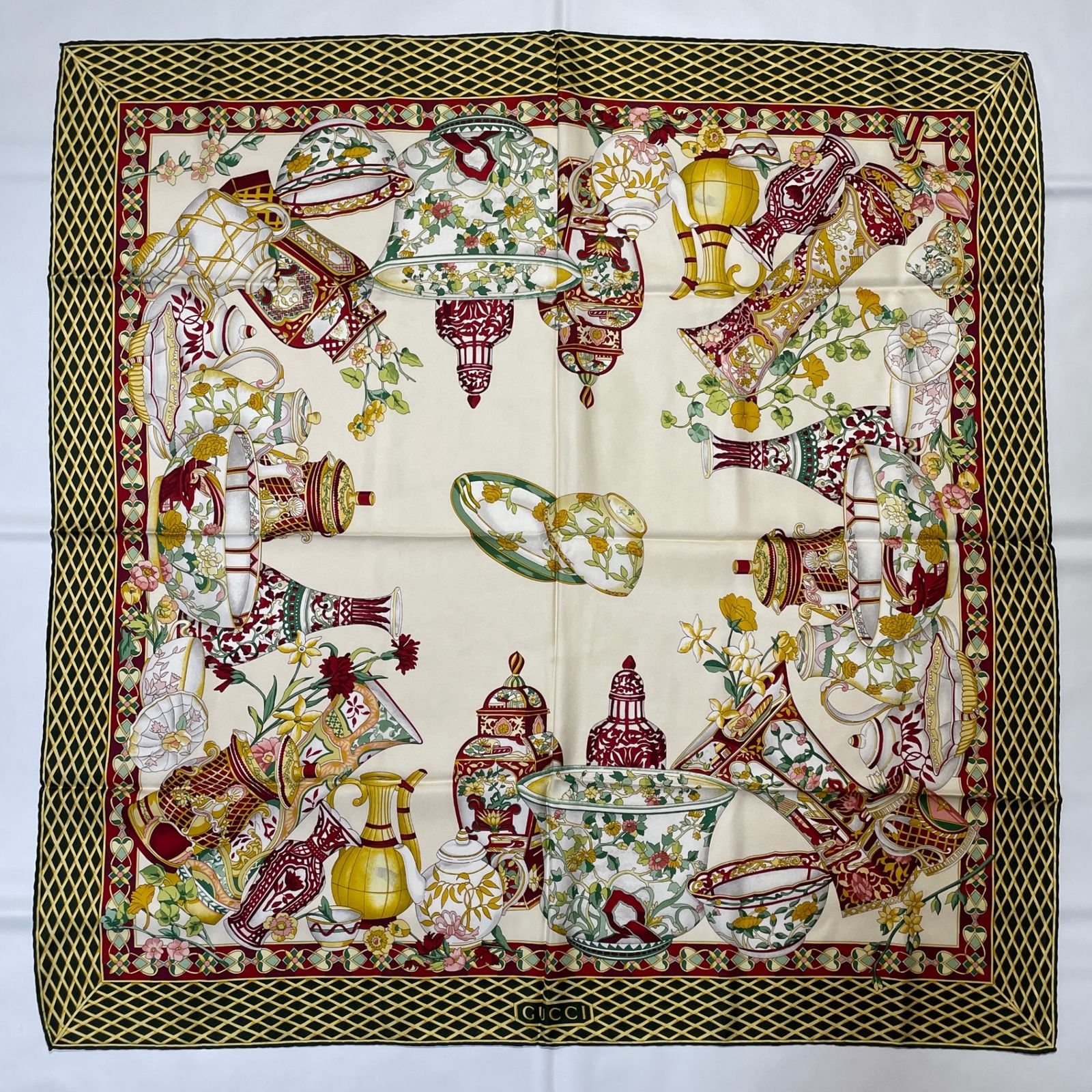 2605-133｜美品｜グッチ スカーフ シルク ゴールド タグあり