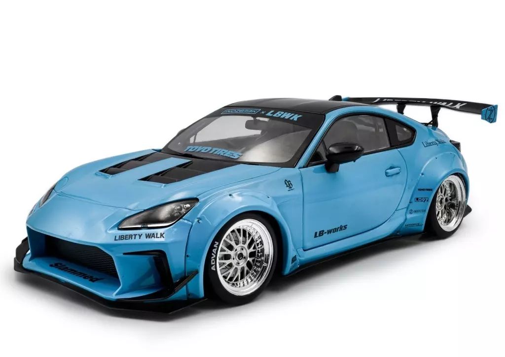 【中古】ミニカー 1/18 トヨタ GR86 LBWK ボディキット 2024(ブルー) [S1813601]