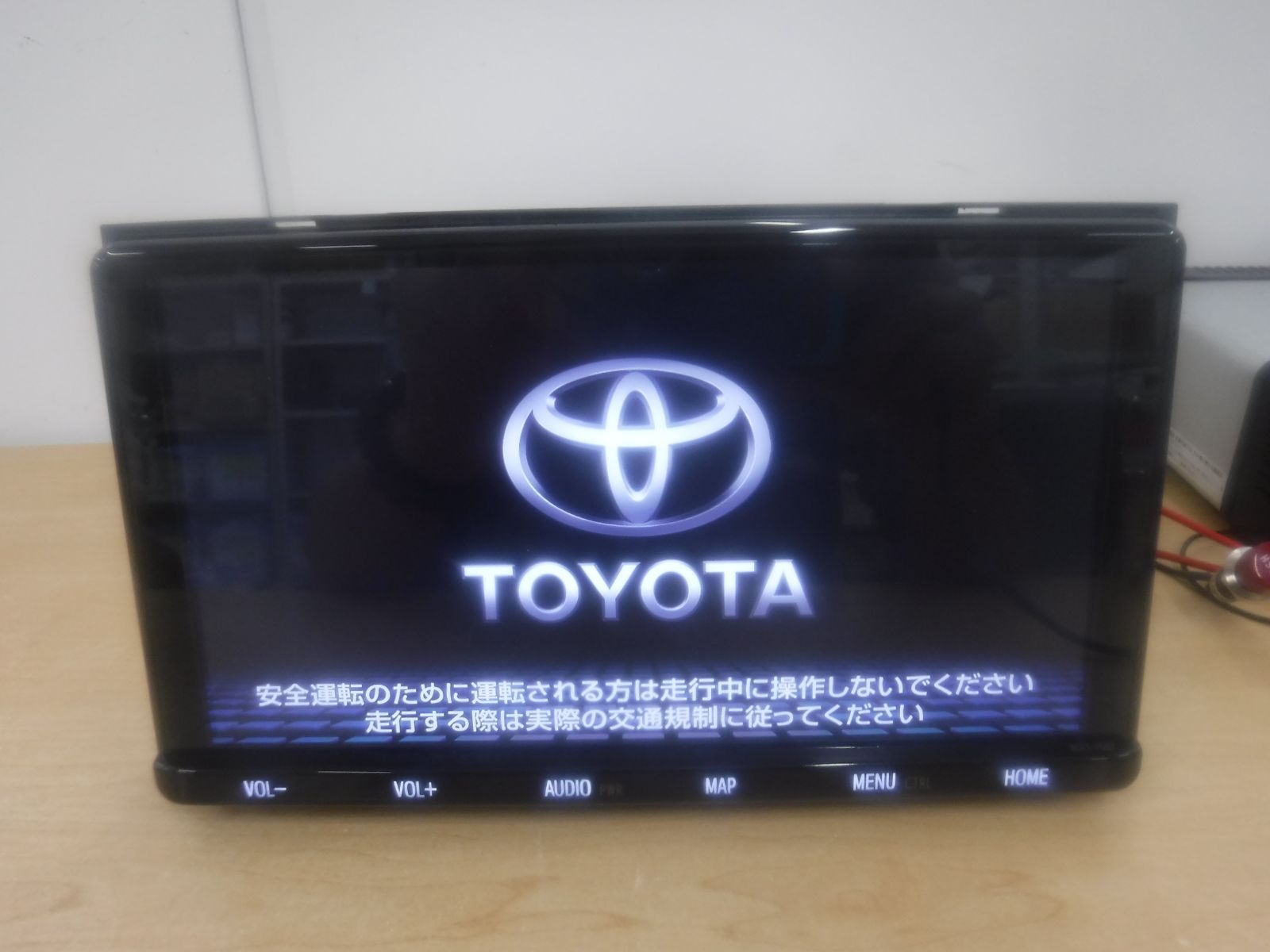 (V2631)中古_SDナビ★TOYOTA■NSZT-Y68T【セキュリティ解除・動作確認済】30VELLFIRE取り外し
