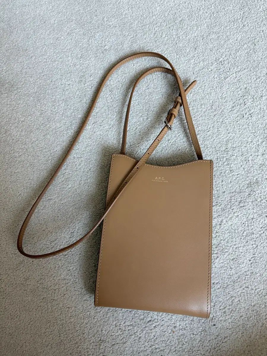 A.P.C. ジェイミ クロスバック
