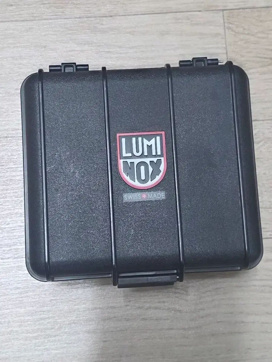 LUMINOX ルミノックス 3050時計 出品