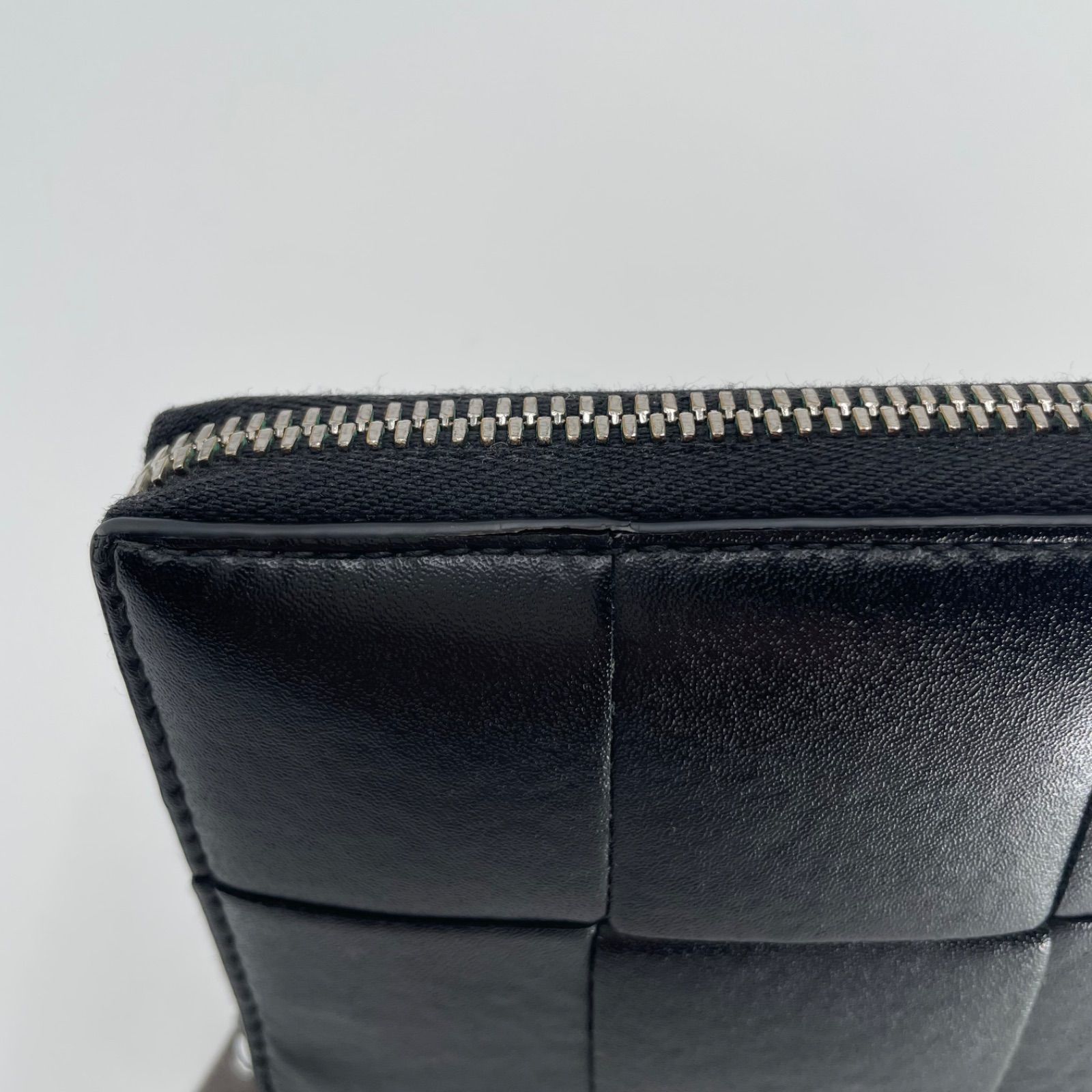 ボッテガヴェネタ マキシイントレチャート 二つ折り財布 RFID（IC