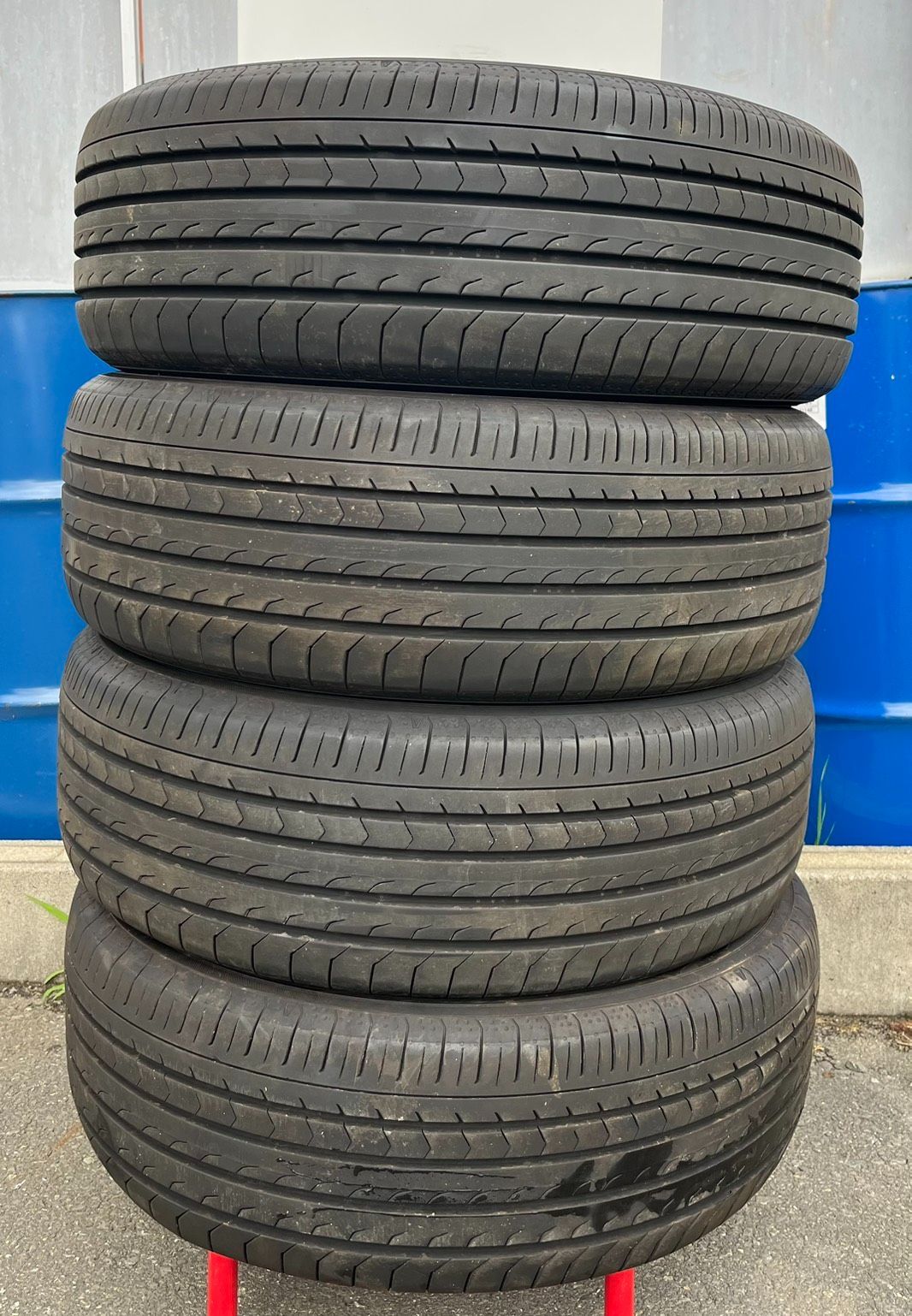 【低走行】ヨコハマ BluEarth-RV RV03 225/60R17 99H 4本セット 2025年製 バリ溝