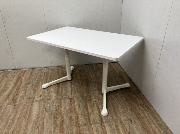 【中古品】オカムラ 1200ミーティングテーブル 93N31F MG99 ホワイト