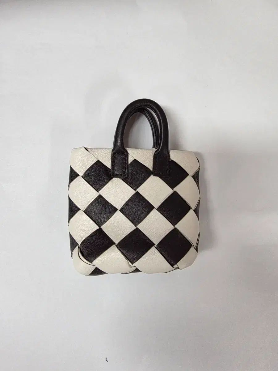 BOTTEGA VENETA ボッテガ・ヴェネタ ミニ トートバッグ モチーフ キーホルダー 出品