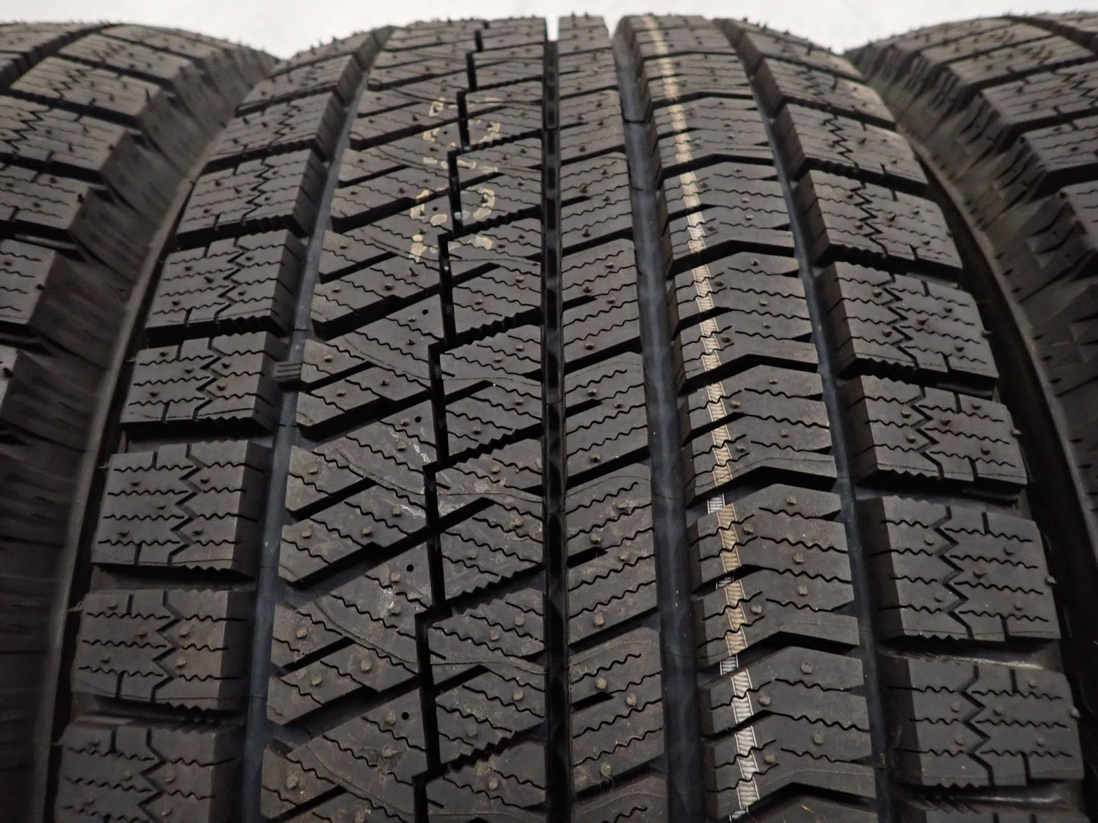 冬4本 会社宛送料無料 225/55R17 97S ブリヂストン ブリザック XG02 2021年製 BMW 5シリーズ ベンツ Eクラス オデッセイ ヴェゼル NO,F9632