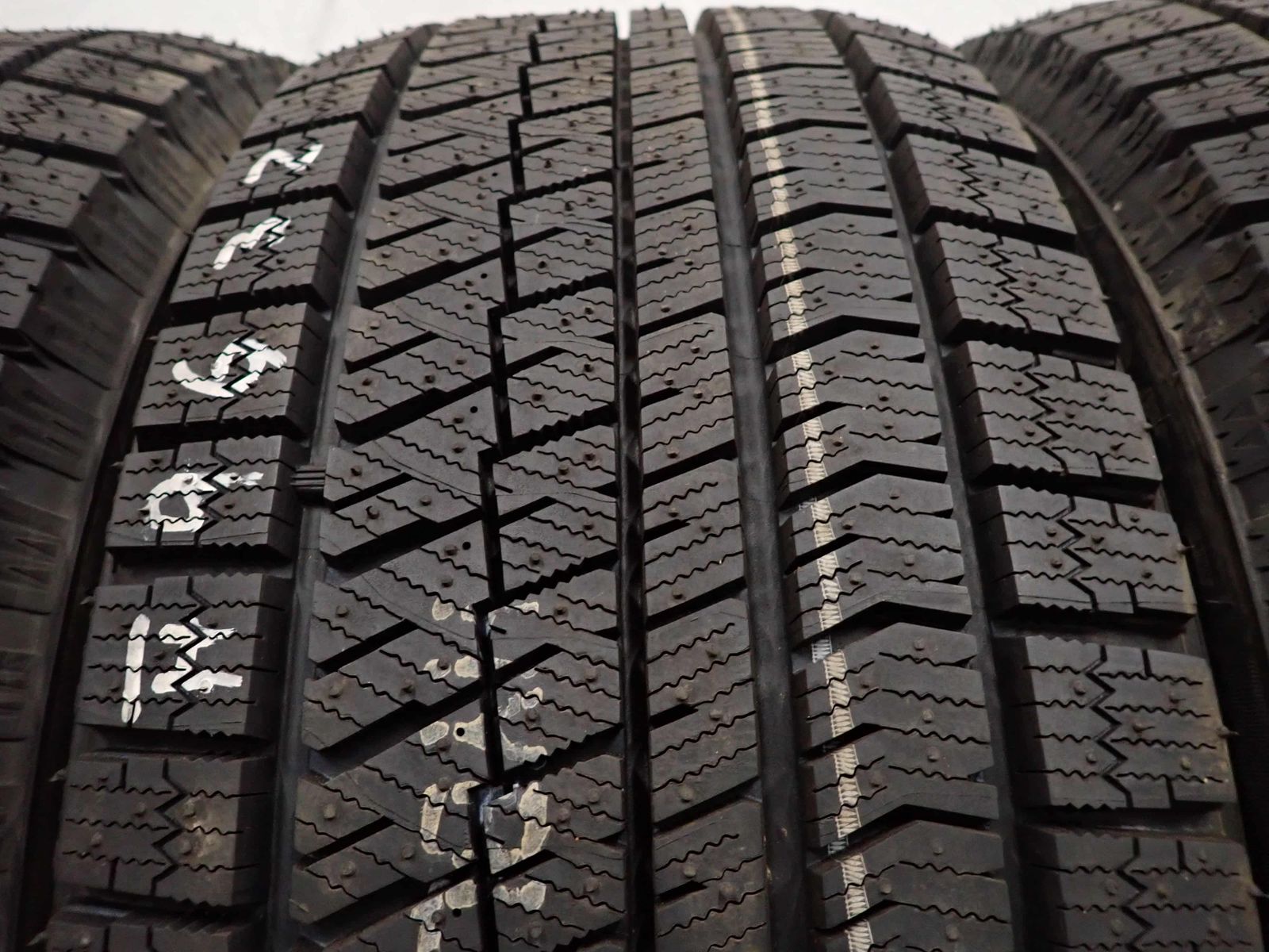冬4本 会社宛送料無料 225/55R17 97S ブリヂストン ブリザック XG02 2021年製 BMW 5シリーズ ベンツ Eクラス オデッセイ ヴェゼル NO,F9632