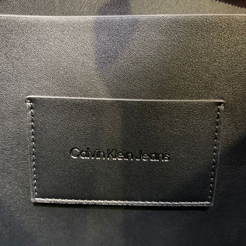 ♪4431 Calvin Klein Jeans カルバンクライン トートバッグ 大容量 ロゴ シンプル無地 黒系 中古