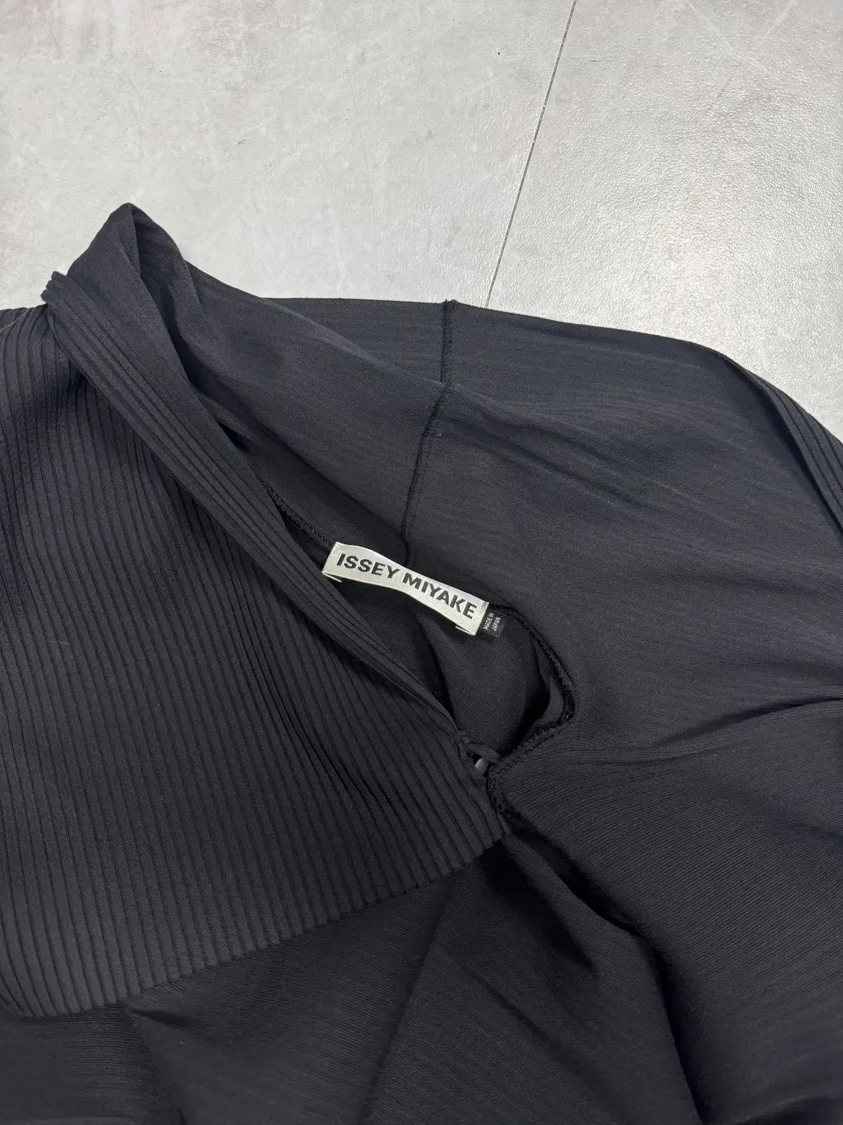 2 (85) イッセイミヤケ ISSEY MIYAKE