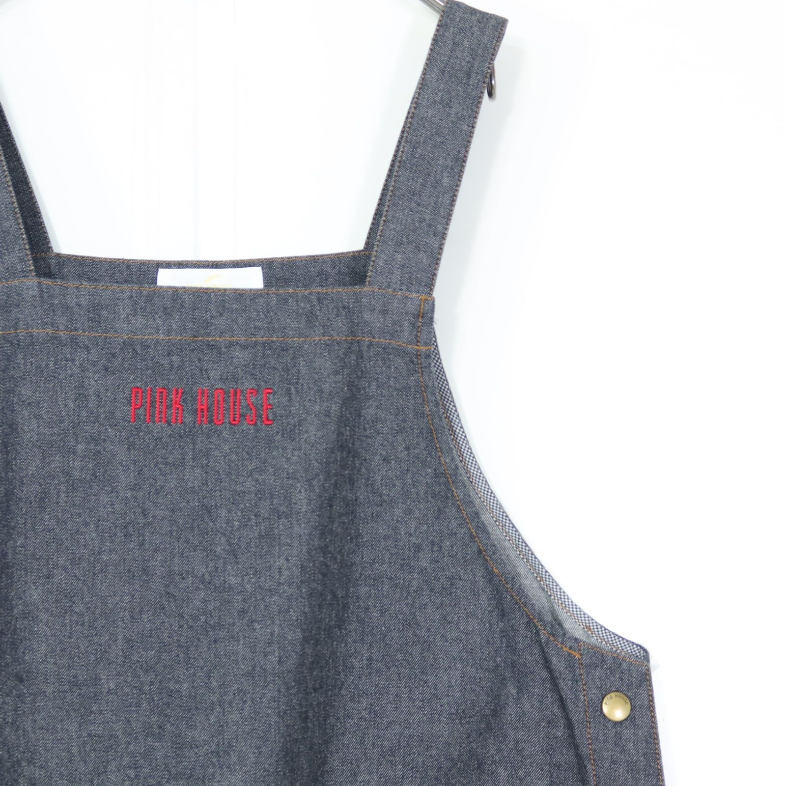 【美品】ピンクハウス★チェリー刺繍使い♪デニムサロペットスカート 黒系 サイド全開 2025年製 z20916 【美品】ピンクハウス★チェリー刺繍使い♪デニムサロペットスカート 黒系 サイド全開 2025年製 z20916