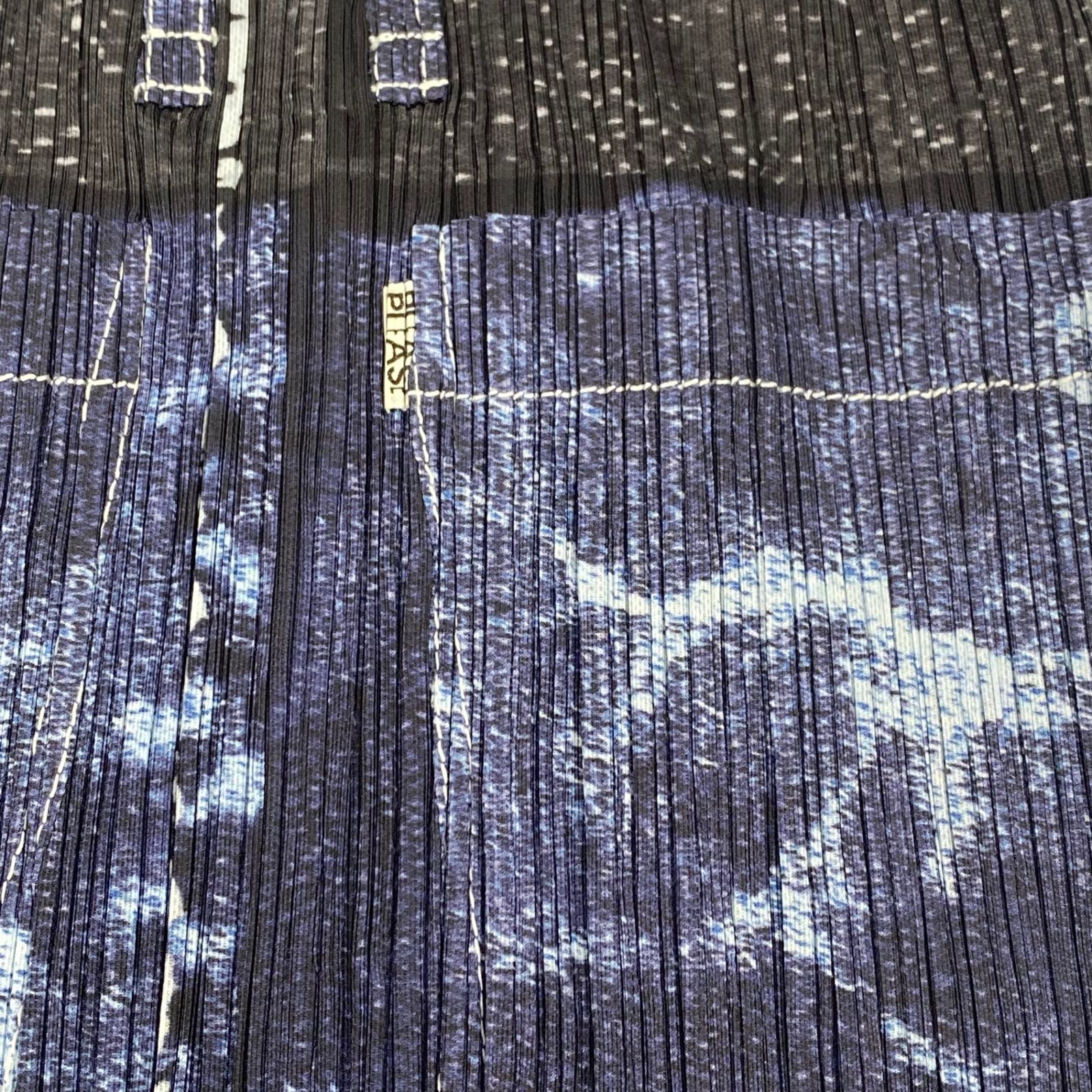 新品同様 ISSEY MIYAKE イッセイミヤケ PLEATS PLEASE プリーツプリーズ スカート デニム ブルー サイズ5 新品同様 ISSEY MIYAKE イッセイミヤケ PLEATS PLEASE プリーツプリーズ スカート デニム ブルー サイズ5