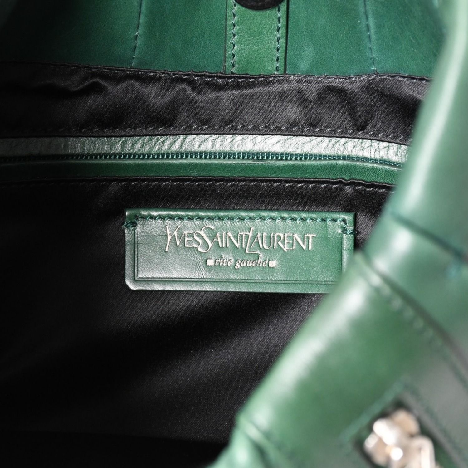 SAINT LAURENT サンローラン リヴゴーシュ レザー ホーボーショルダーバッグ トムフォード期 プリーツ加工 グリーン 120436 シルバー金具 美品 中古 4a003520
