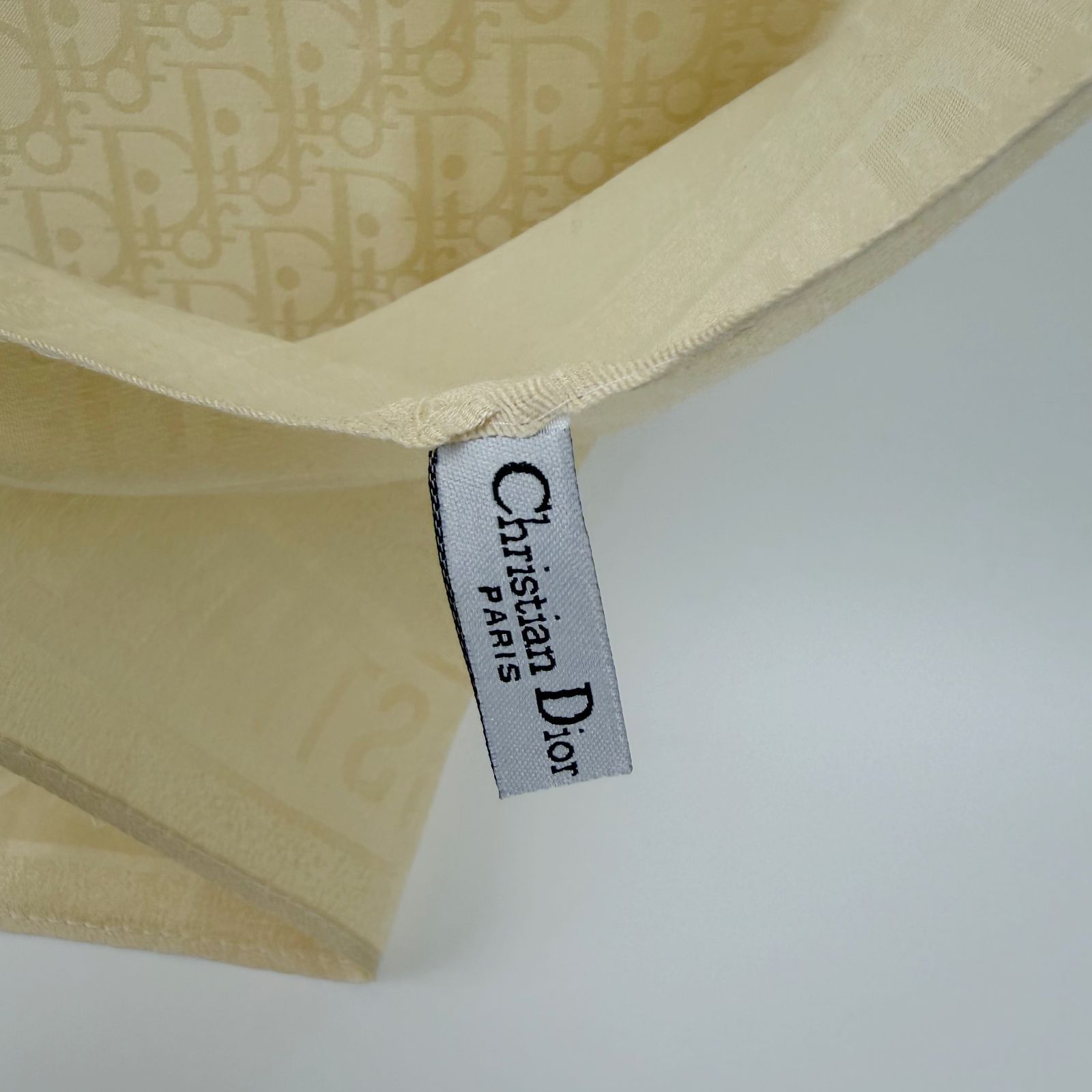 【中古】Christian Dior クリスチャン ディオール オブリーク ロゴ総柄 大判スカーフ スカーフ カシミヤ65% シルク35% アイボリー ベージュ ヴィンテージ レディース HIBUOCHI VINTAGE hboc260605a02-3 【中古】Christian Dior クリスチャン ディオール オブリーク ロゴ総柄 大判スカーフ スカーフ カシミヤ65% シルク35% アイボリー ベージュ ヴィンテージ レディース HIBUOCHI VINTAGE hboc260605a02-3