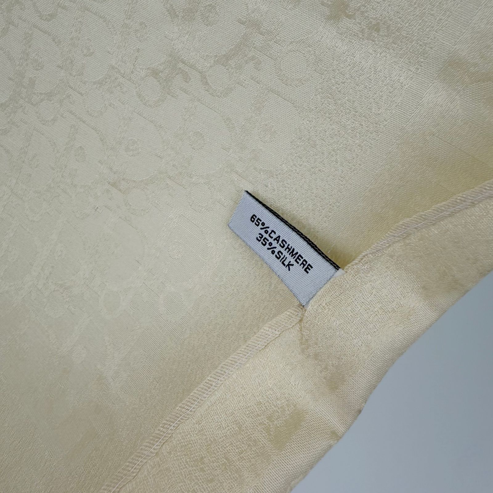 【中古】Christian Dior クリスチャン ディオール オブリーク ロゴ総柄 大判スカーフ スカーフ カシミヤ65% シルク35% アイボリー ベージュ ヴィンテージ レディース HIBUOCHI VINTAGE hboc260605a02-3 【中古】Christian Dior クリスチャン ディオール オブリーク ロゴ総柄 大判スカーフ スカーフ カシミヤ65% シルク35% アイボリー ベージュ ヴィンテージ レディース HIBUOCHI VINTAGE hboc260605a02-3