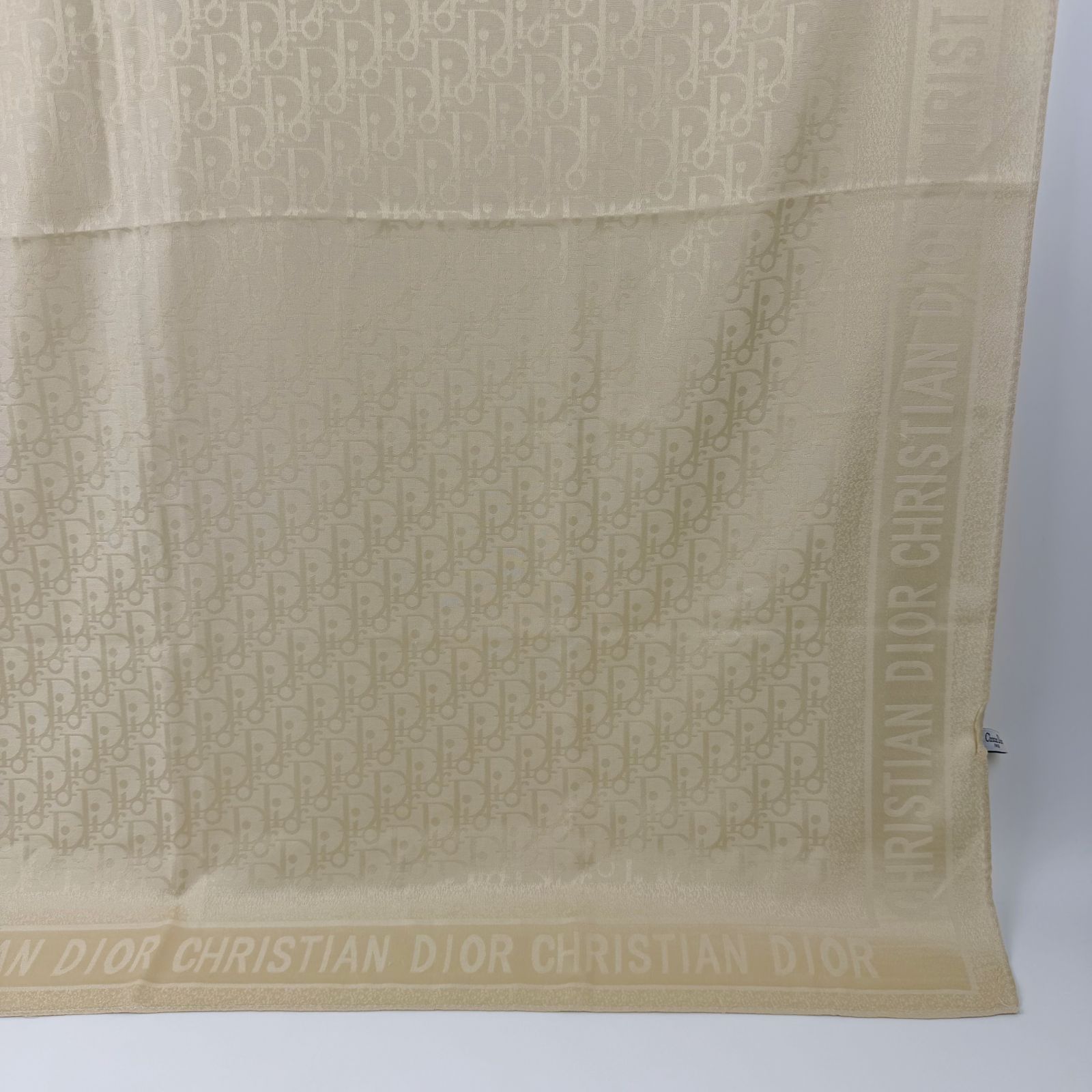 【中古】Christian Dior クリスチャン ディオール オブリーク ロゴ総柄 大判スカーフ スカーフ カシミヤ65% シルク35% アイボリー ベージュ ヴィンテージ レディース HIBUOCHI VINTAGE hboc260605a02-3 【中古】Christian Dior クリスチャン ディオール オブリーク ロゴ総柄 大判スカーフ スカーフ カシミヤ65% シルク35% アイボリー ベージュ ヴィンテージ レディース HIBUOCHI VINTAGE hboc260605a02-3