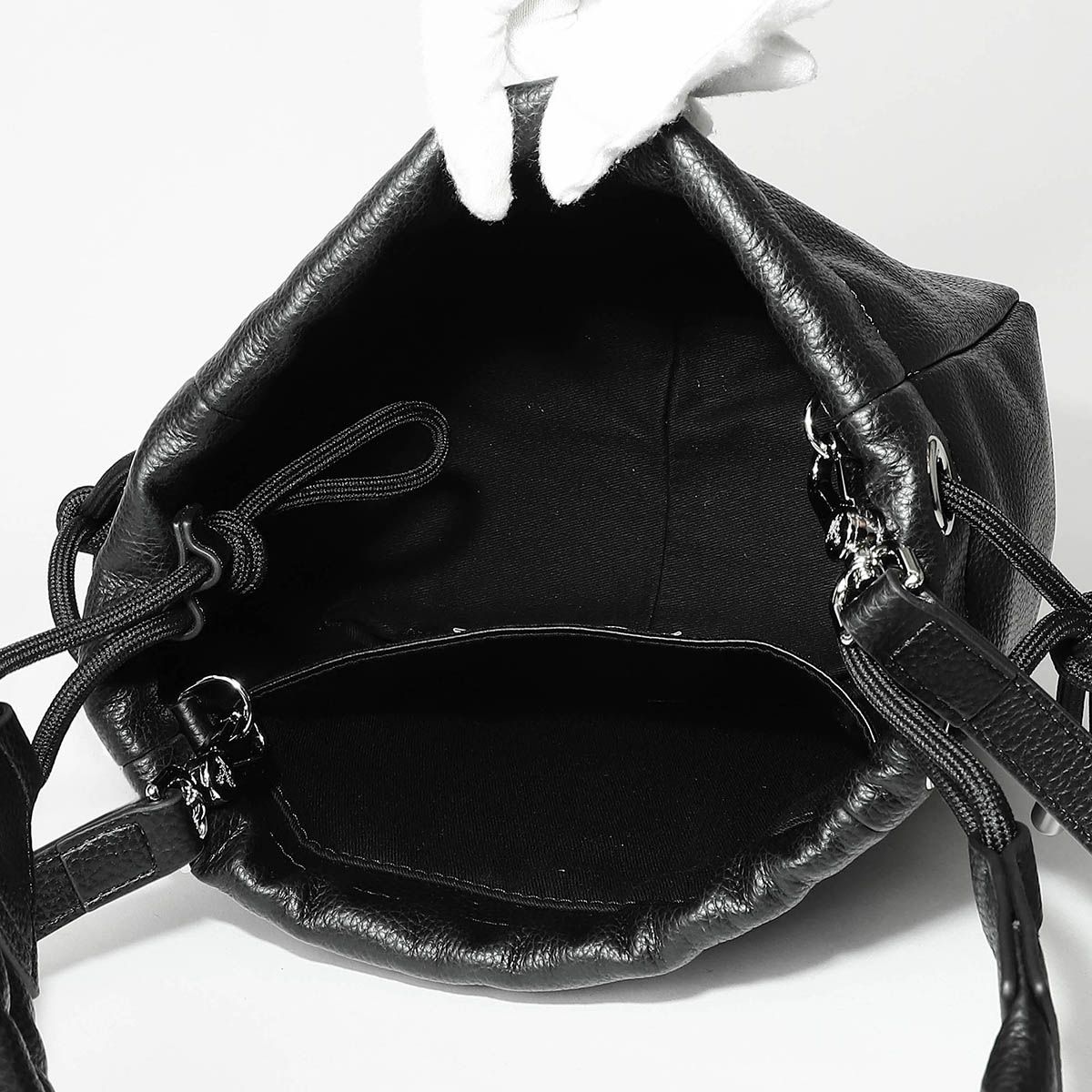 新品 ヴィヴィアン ウエストウッド Vivienne Westwood ハンドバッグ ブラック 新品 ヴィヴィアン ウエストウッド Vivienne Westwood ハンドバッグ ブラック