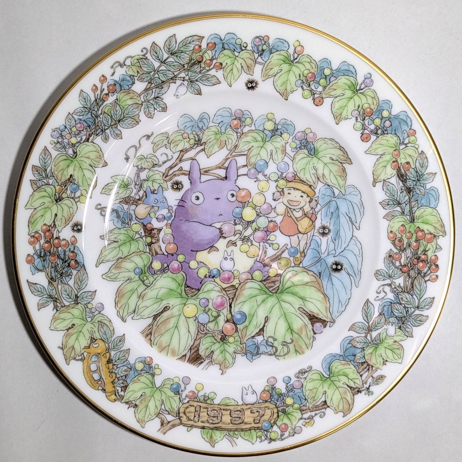 となりのトトロ　ノリタケ　1998年イヤープレート となりのトトロ 1997年 イヤープレート ノリタケ(NORITAKE) 1枚 - メルカリ