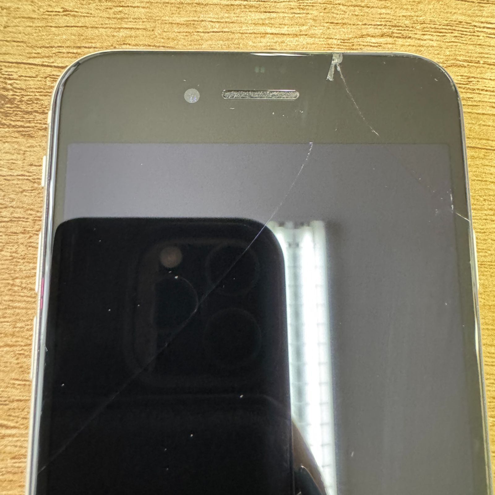 iPhone SE3 64GB 画面割れ　ジャンク品 画面割れ】iPhone SE3 64GB ジャンク品 - メルカリ