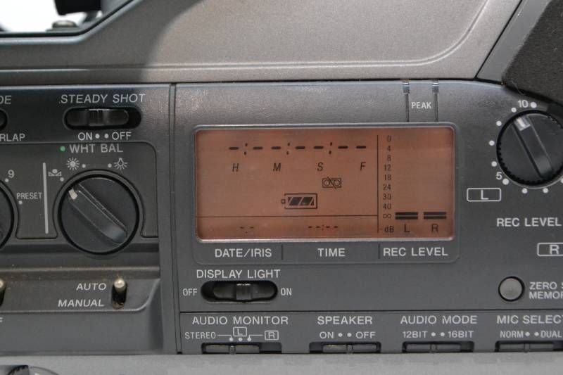 動作未確認　SONY 3CCD 業務用ビデオカメラレコーダーDCRーVX9000 ○ 【通電確認済み】 ソニー SONY DCR-VX9000 3CCD MiniDV 業務用