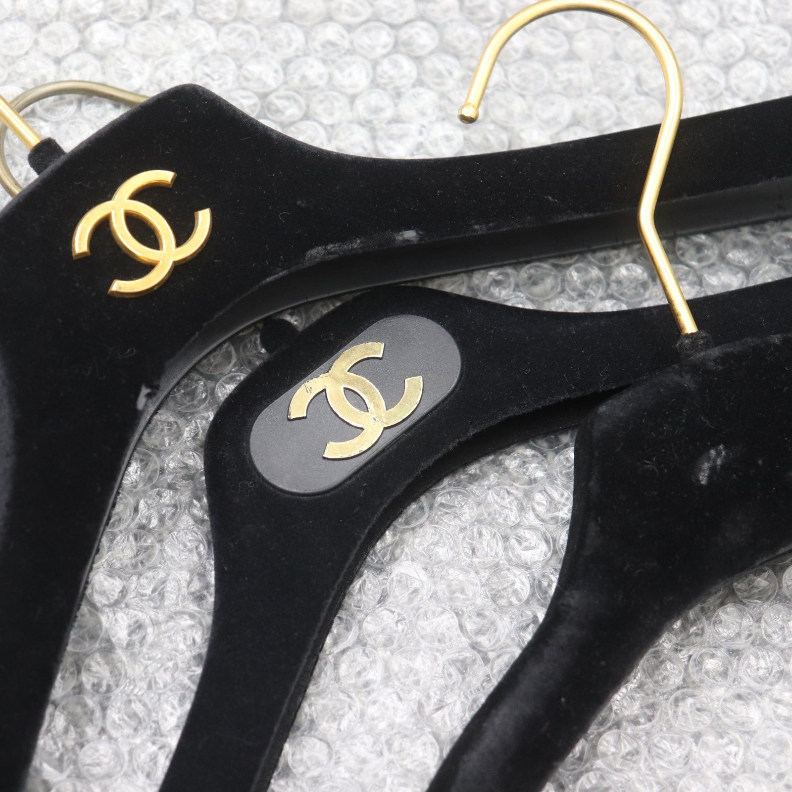 IT02OZ79WB6V CHANEL シャネル ハンガー ブラック ベロアなど ココ