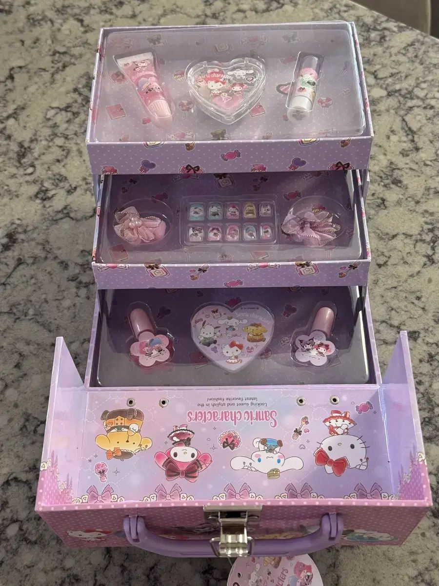 Sanrio キャラクターズ パープル バニーティー メイクアップ ボックス