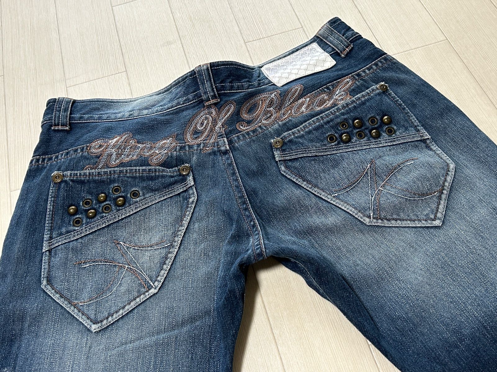 希少 KARL KANI 刺繍 スタッズ デニムパンツ size36 ヒゲ ハチノス Y2K【古着】ME6023IKE【匿名配送】