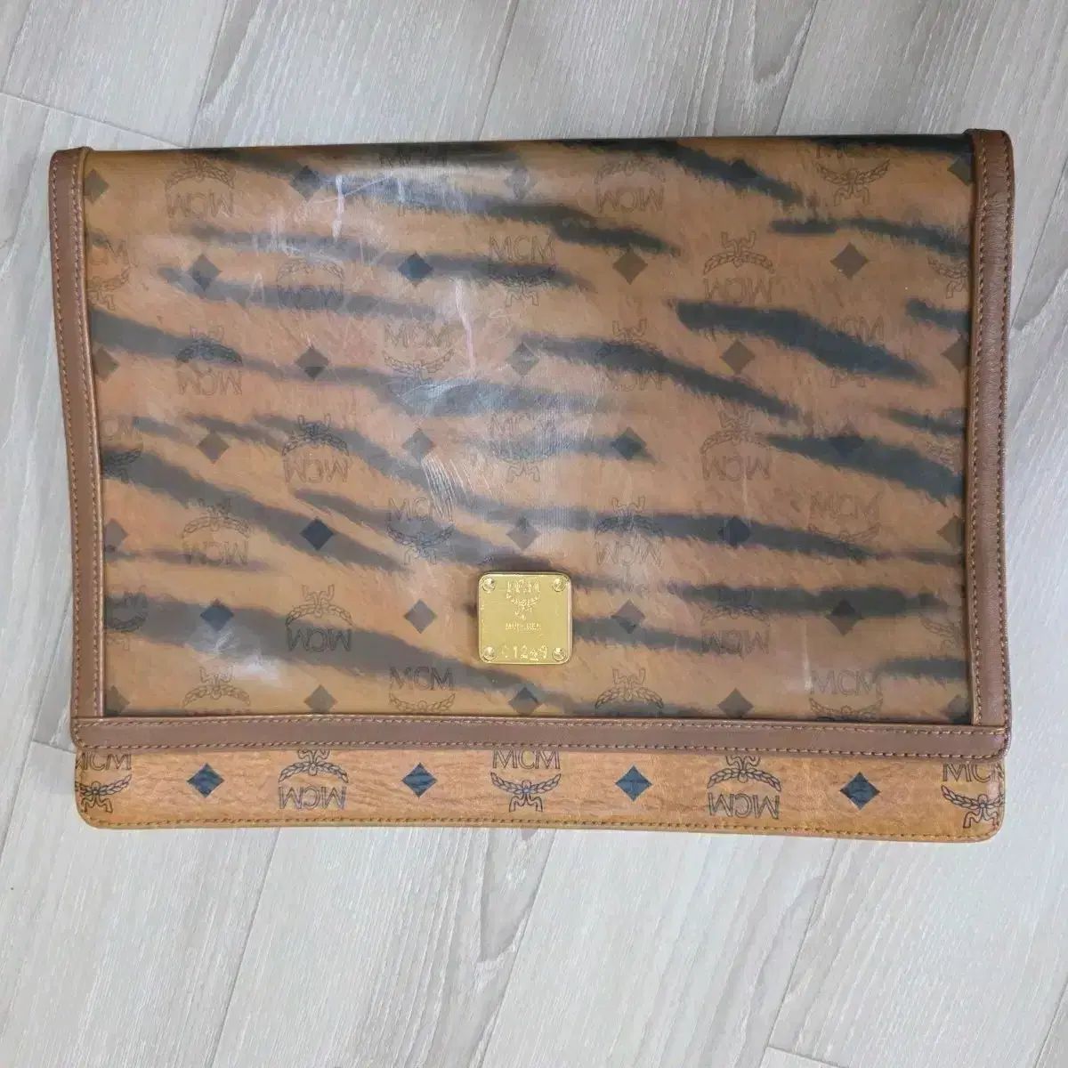 MCM X フェノメノン クラッチバッグ