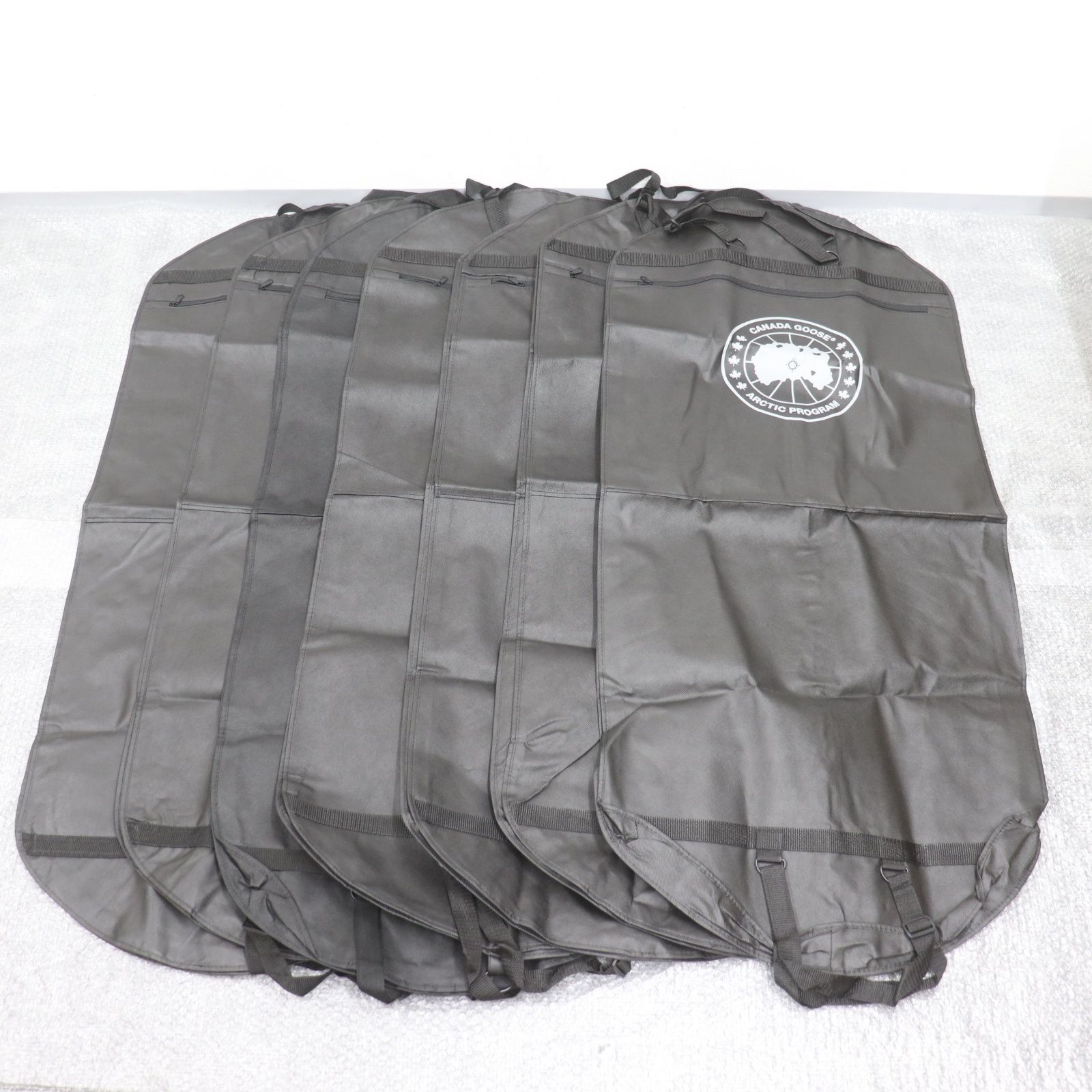 ITEXV1HANUBK CANADA GOOSE カナダグース ガーメントケース カバー