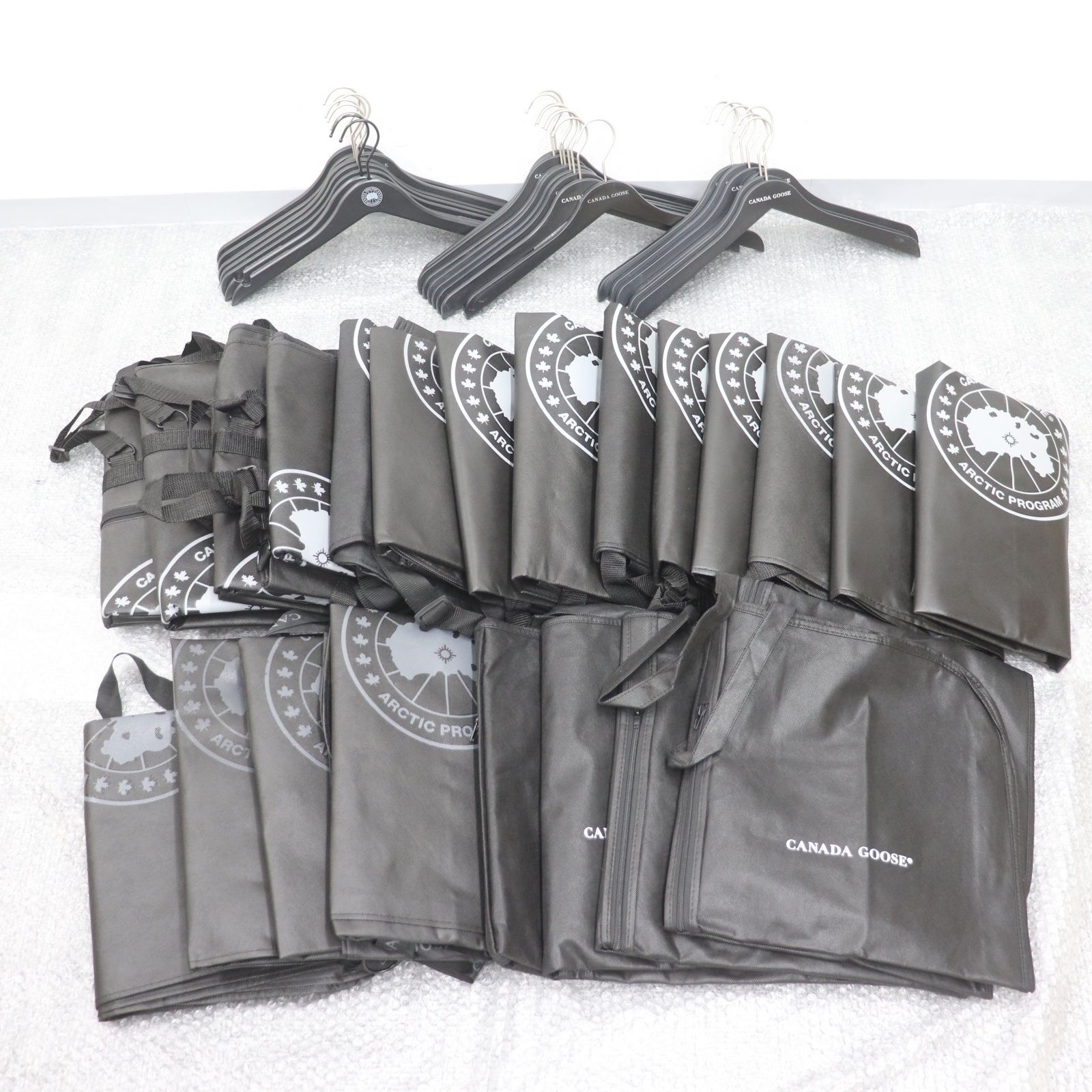 ITEXV1HANUBK CANADA GOOSE カナダグース ガーメントケース カバー