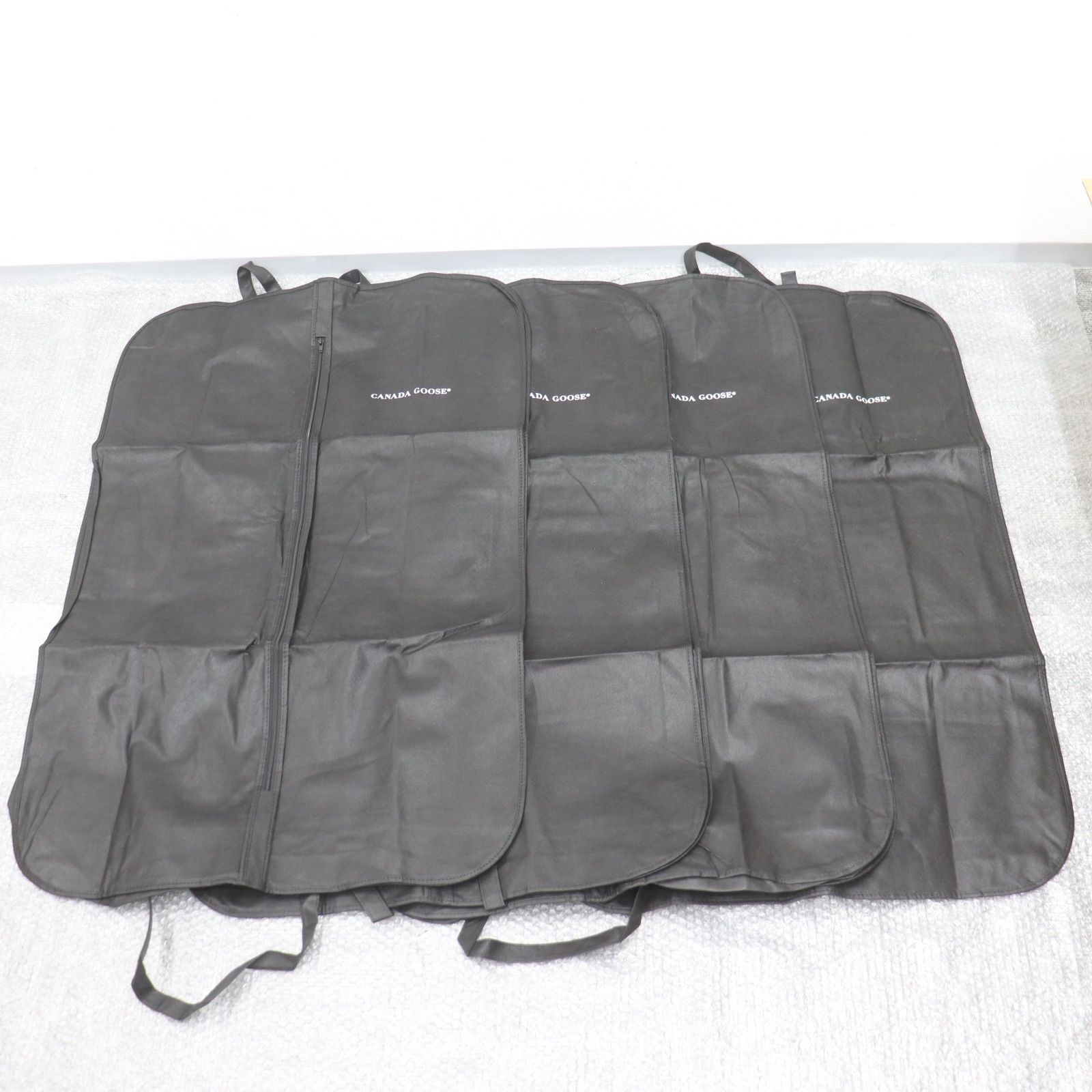 ITEXV1HANUBK CANADA GOOSE カナダグース ガーメントケース カバー