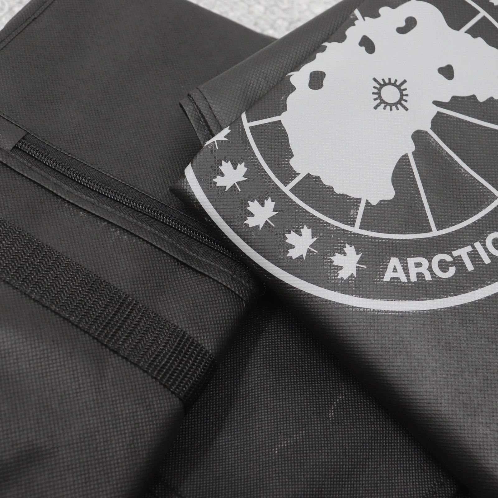 ITEXV1HANUBK CANADA GOOSE カナダグース ガーメントケース カバー