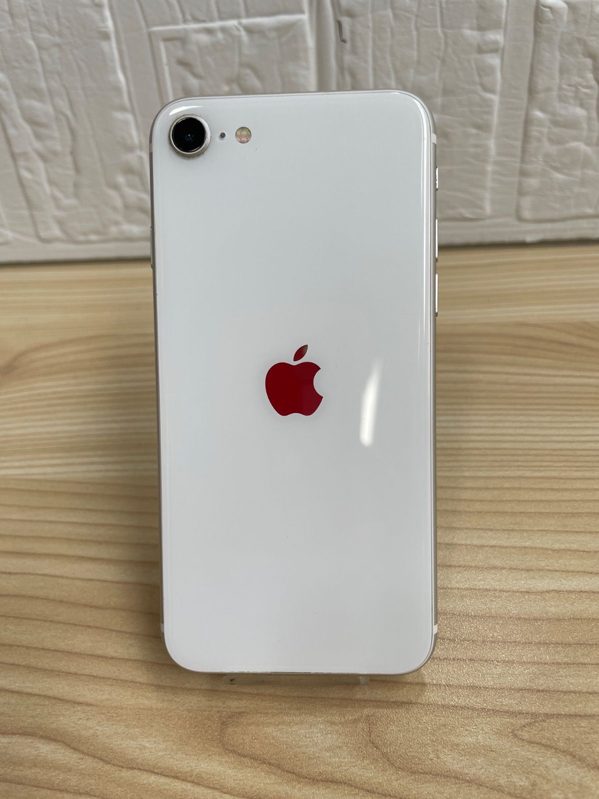 Apple iPhone SE(第二世代) 64GB SIMフリー