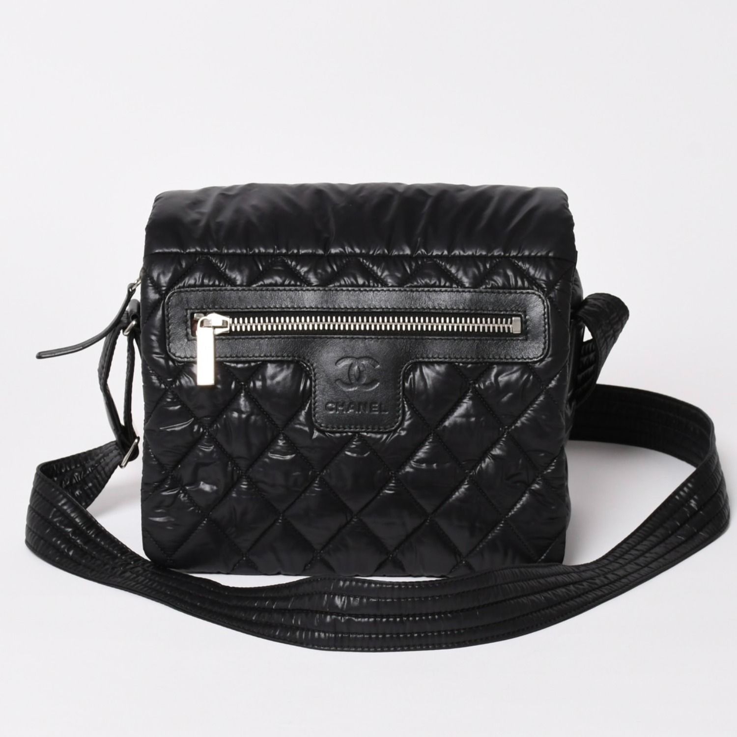 極美品 CHANEL シャネル コココクーン ショルダーバッグ 17番台 ナイロン ブラック シルバー金具 中古 4a003532