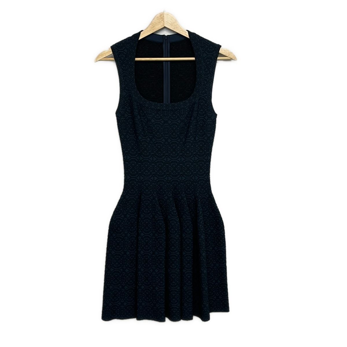 ALAIA(アライア) ワンピース サイズ38 M レディース美品 - ネイビー×黒 クルーネック/ノースリーブ/ひざ丈