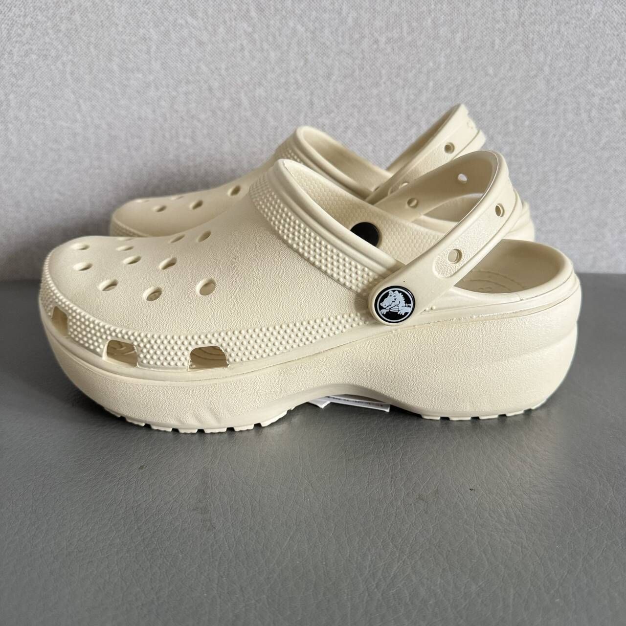 Crocs Classic Platform Clog クロックス ビーチサンダル 4.1cmヒール ユニセックス サンダル クロックス 男女兼用 コンフォートサンダル クロッグ シューズ ベージュ