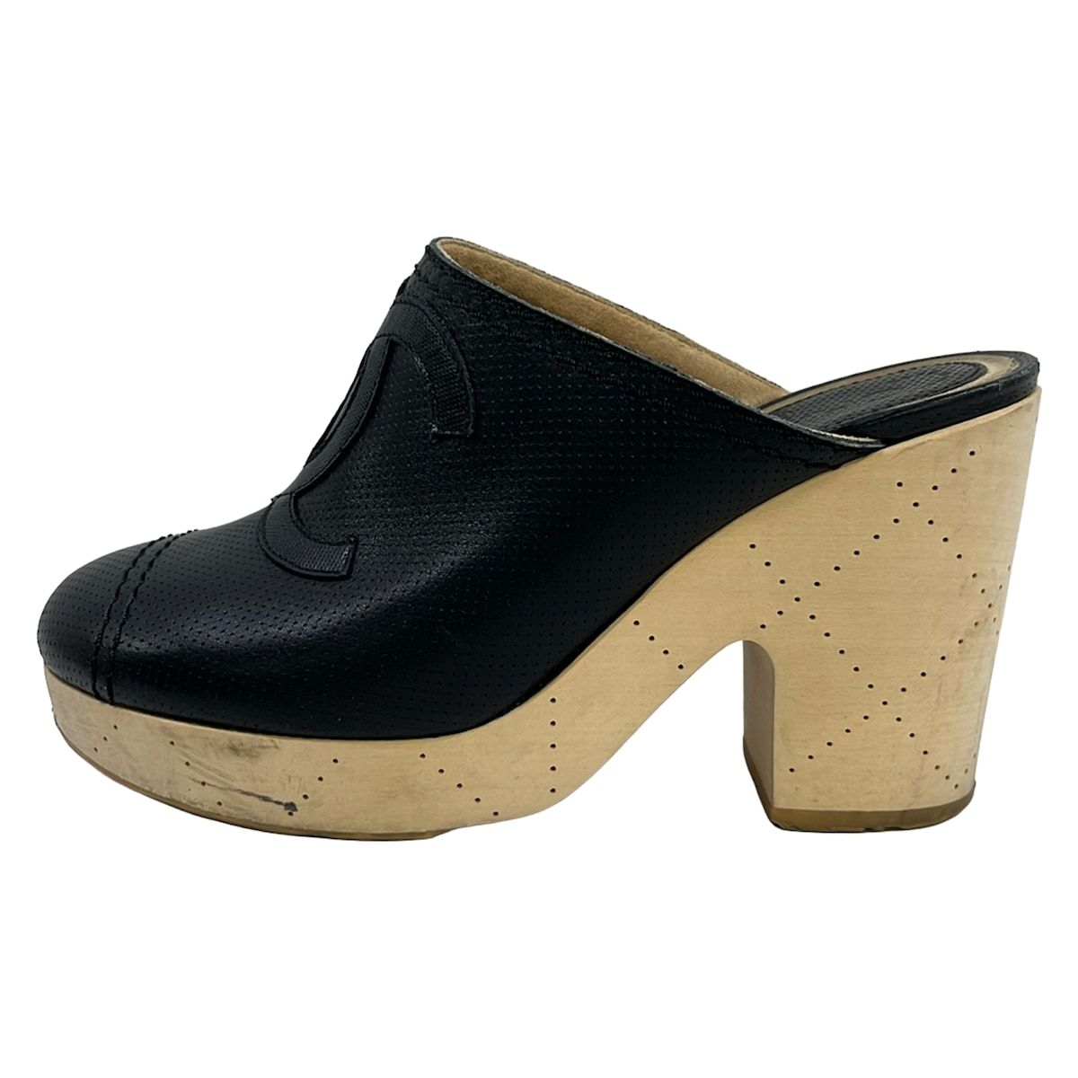CHANEL(シャネル) ミュール 36 1/2 レディース - 黒 ココマーク/パンチング/サボ レザー