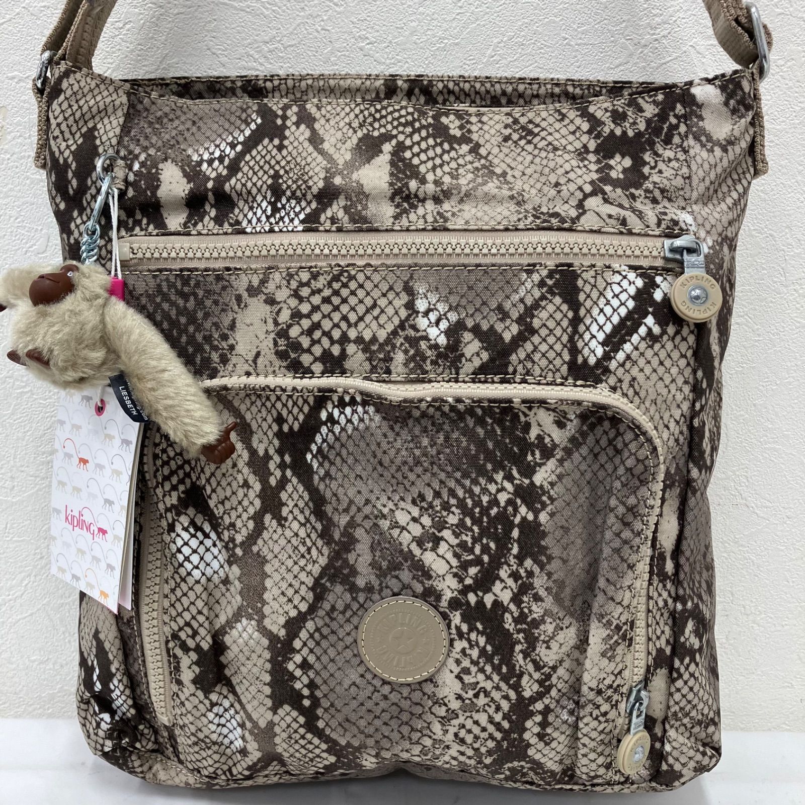 4437【美品】 KIPLING キプリング ショルダーバッグ Elizea パイソン柄 