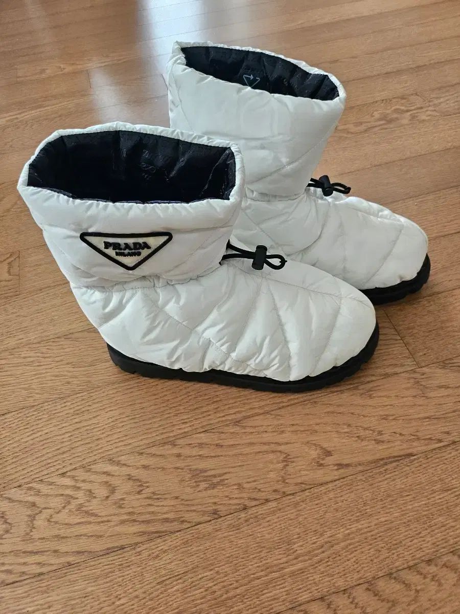 PRADA プラダ ダウンブーツ