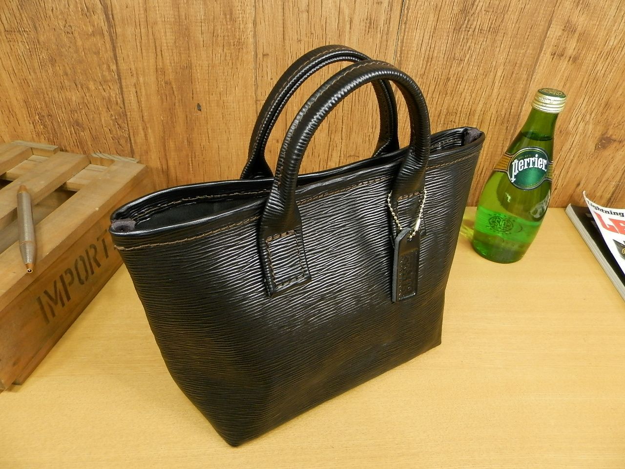 ☆XSサイズ☆上品な水シボ柄レザーのミニトートバッグ♪黒ハンドメイド 