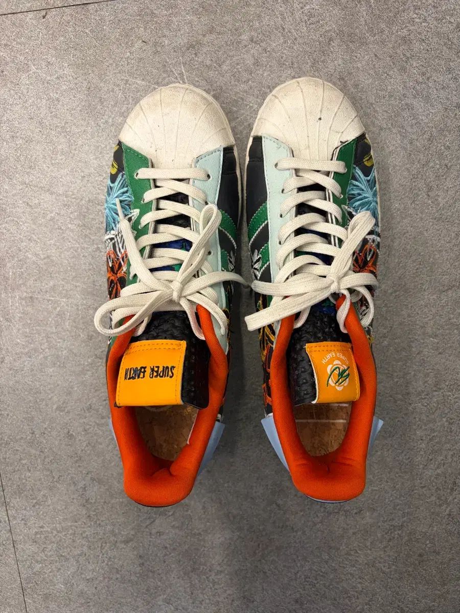 265 アディダス SUPERSTAR ションウダースプーン