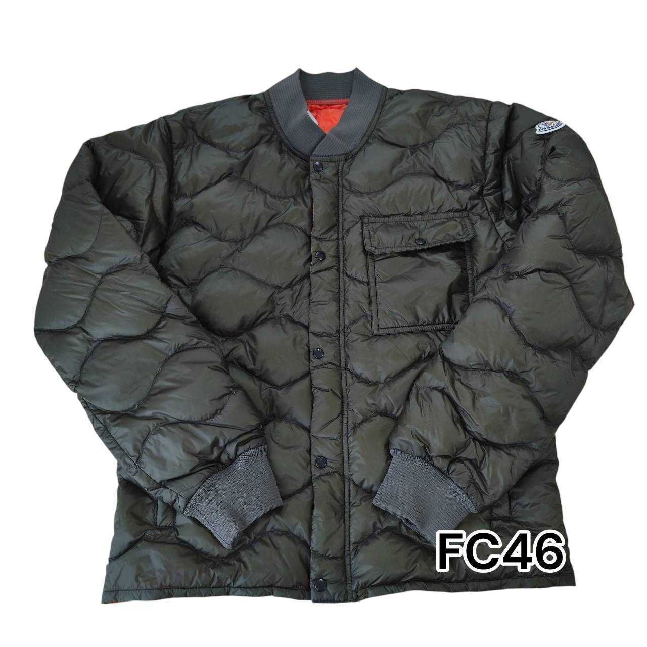 MONCLER モンクレール ダウンジャケット カーキ キルティング ノーカラー 軽量 サイズ表記なし　管理FC46