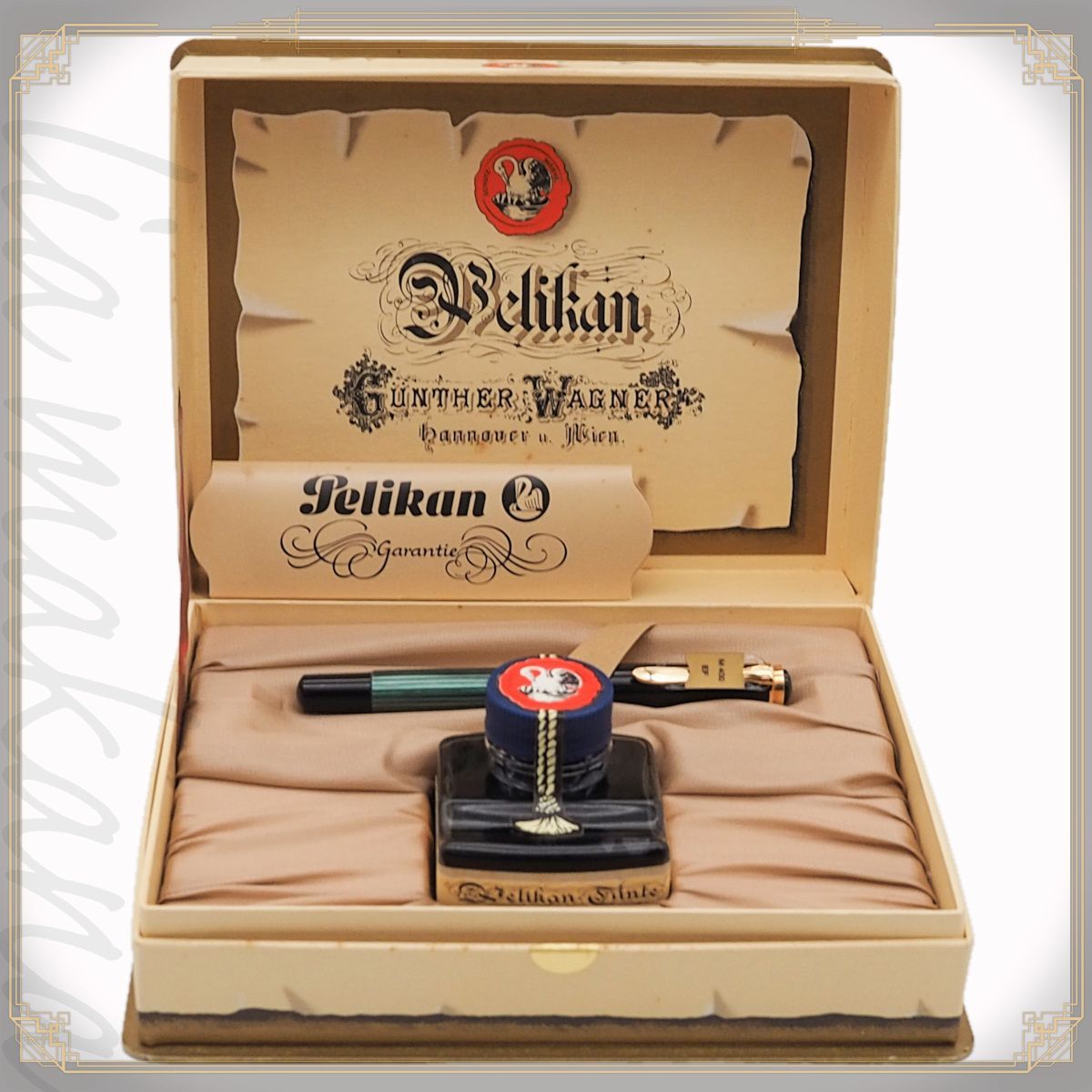【中古】Pelikan ペリカン 万年筆 GUNTHER WAGNER ギュンター ワーグナー スーベレーン 吸入式 グリーンストライプ 緑縞 ブラック 黒 14C-585ゴールド インク壺 文房具 筆記具 高級筆記用具 ヴィンテージ万年筆 ドイツ製 M400