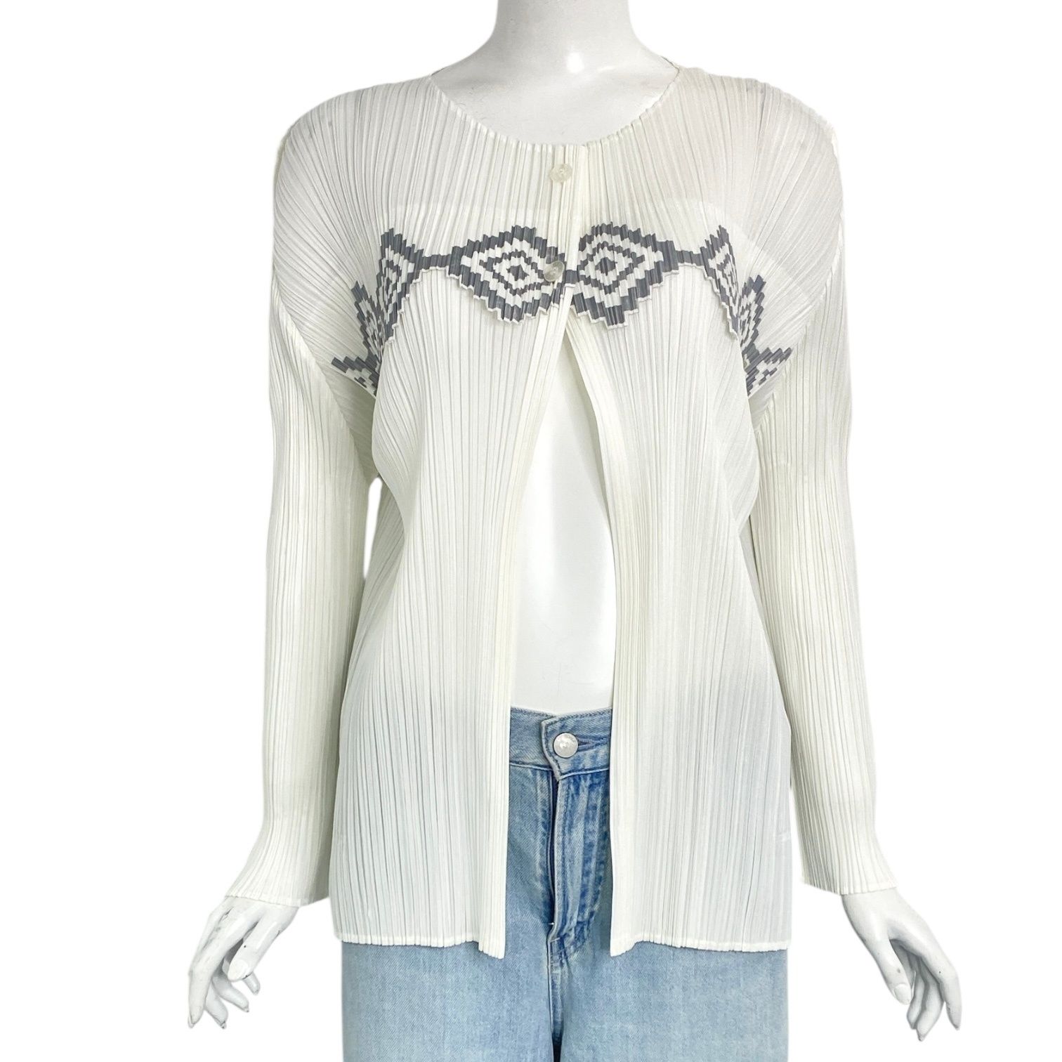 新品同様 ISSEY MIYAKE イッセイミヤケ PLEATS PLEASE プリーツプリーズ トップス カーディガン ひし形プリント ホワイト サイズ3