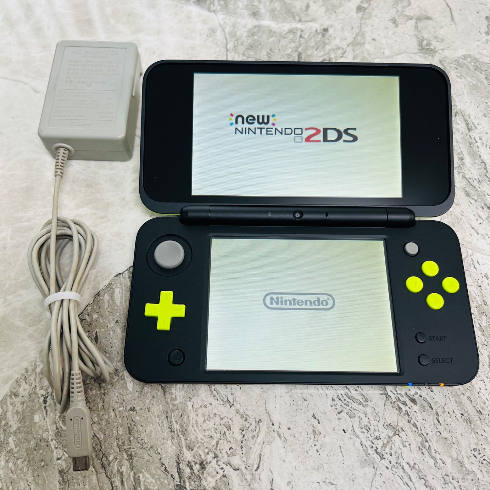 【完動品】New Nintendo ２DS LL ブラック×ライム