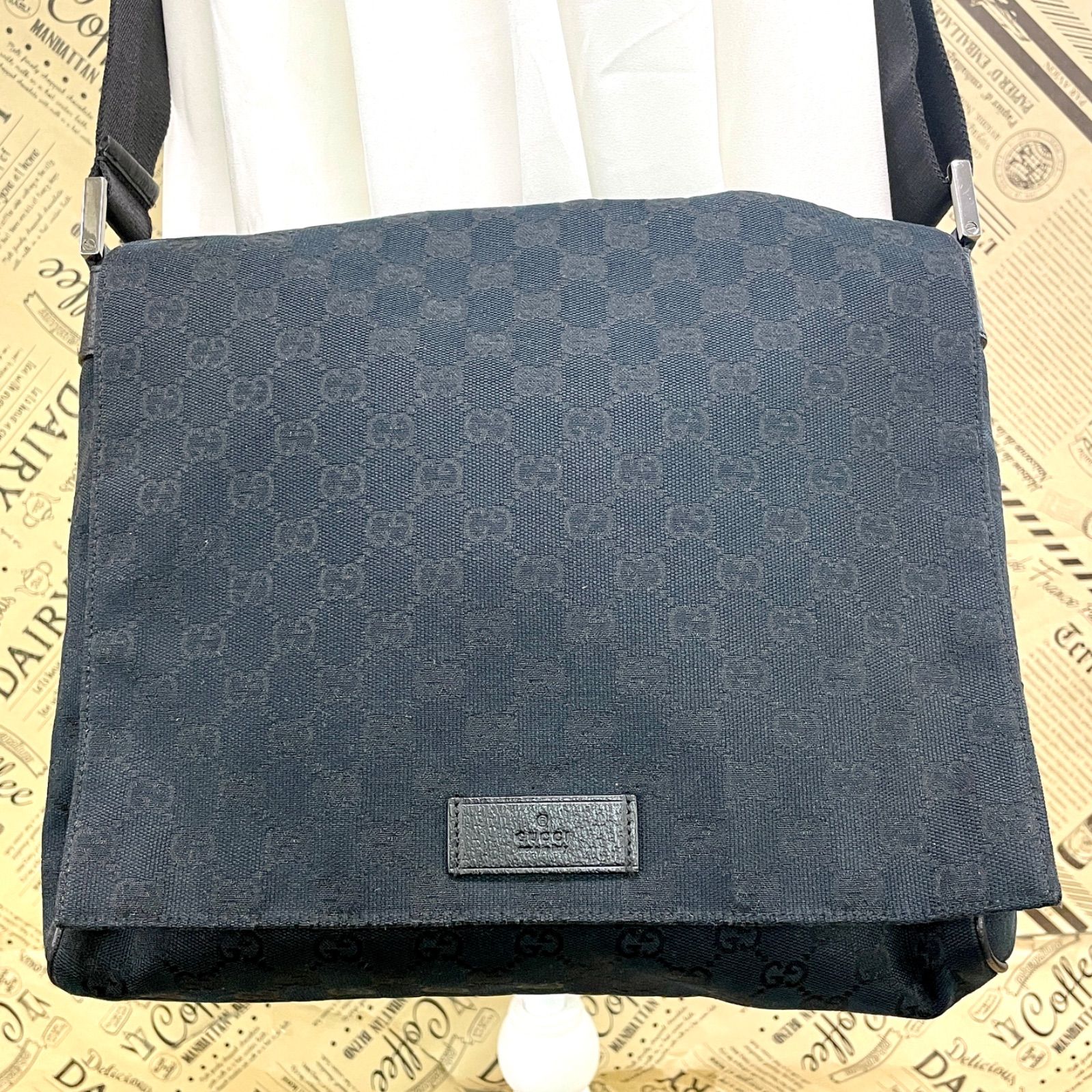 グッチ ショルダーバッグ サコッシュ 黒GGキャンバス フォーマル GB2
